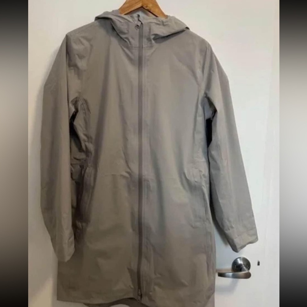 Babaton - Frontier Rain Jacket Size Medium